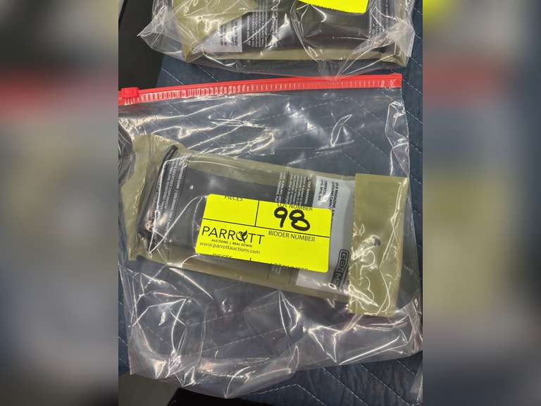(1) Magpul PMAG 30 AR / M4 Rifle Magazines, 5.56x45, 30 Round Capacity (ALL NEW & SEALED)