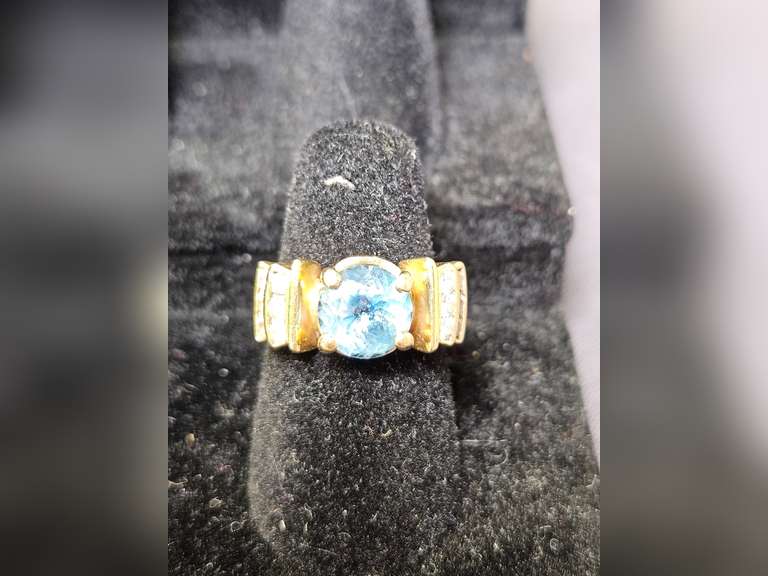 14K Gold & Blue Topaz Ring, 5.8 Grams