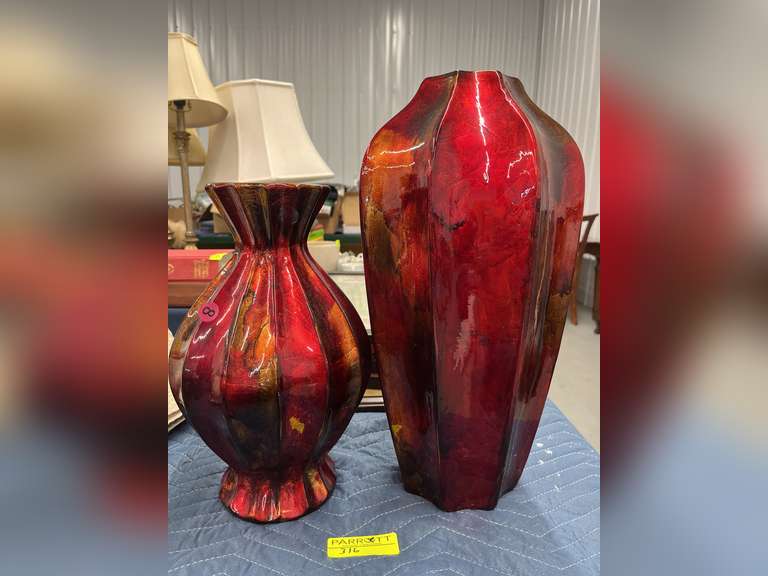 2 vases