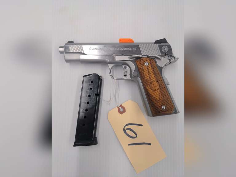 Metro Arms American Classic 2 1911, 1 Magazine, Case, Lock, Papers, Serial # A13-00759