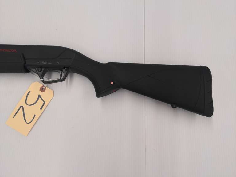 Winchester Super X Pump Shotgun, 20 Gauge, 2.75" & 3" Shells, Invector Plus, Smooth Bore 28" Barrel, Synthetic Stock, Bead Sight, Serial # TR157183YZSP