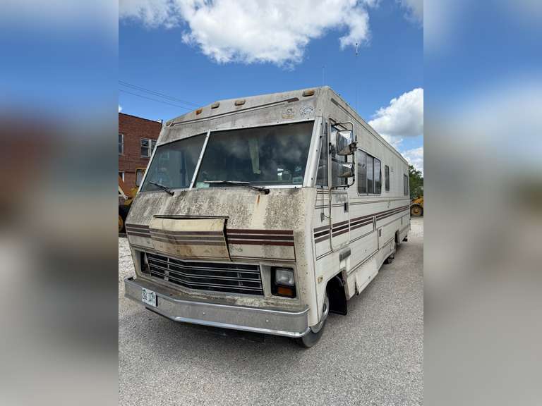 1982 Winnebago, Chieftain, Motor Home