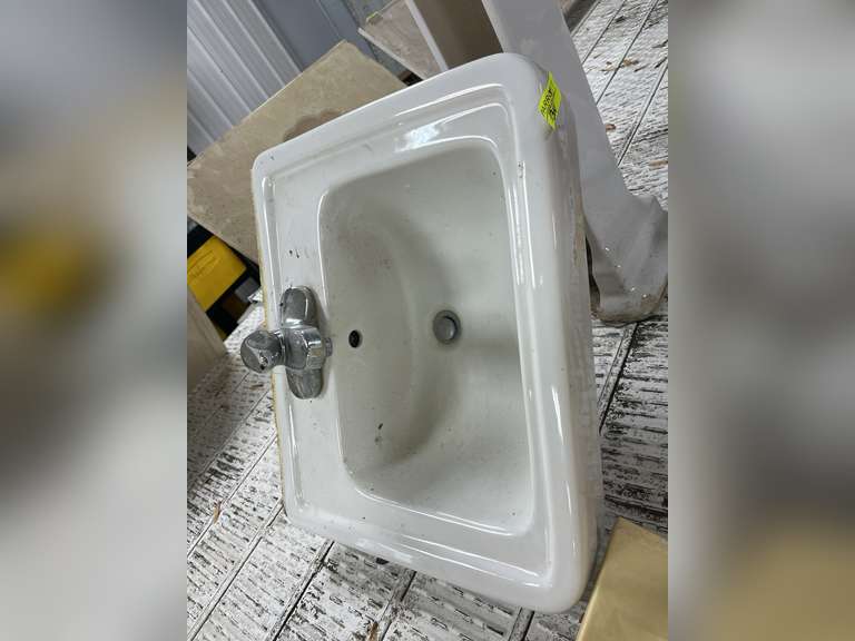 22 inch wide single sink top with stand