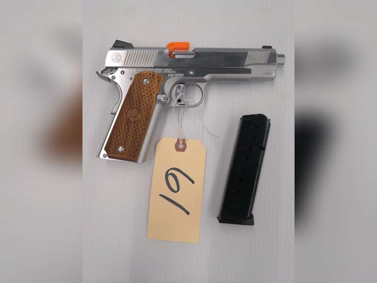 Metro Arms American Classic 2 1911, 1 Magazine, Case, Lock, Papers, Serial # A13-00759