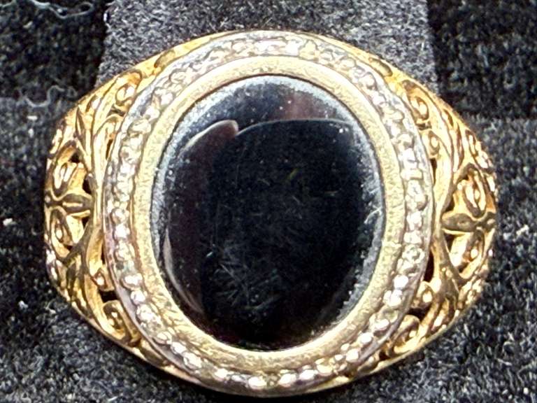 10K Gold Onyx Ring, Broken, 4.3 Grams
