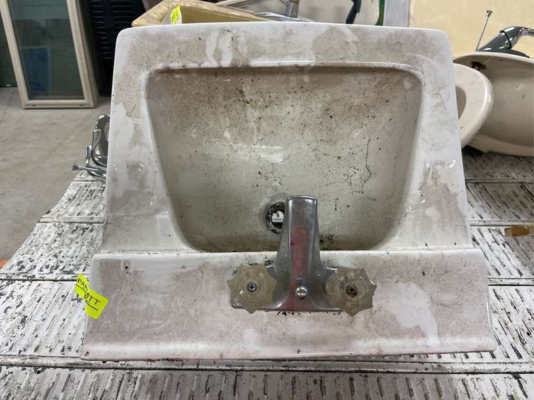 19 inch wide single sink top