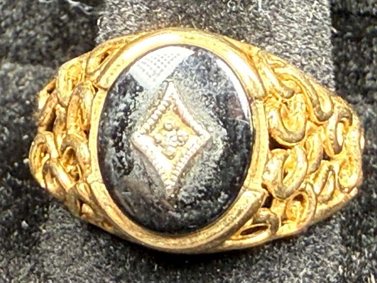 10K Gold Onyx Diamond Chip Ring, 5.8 Grams