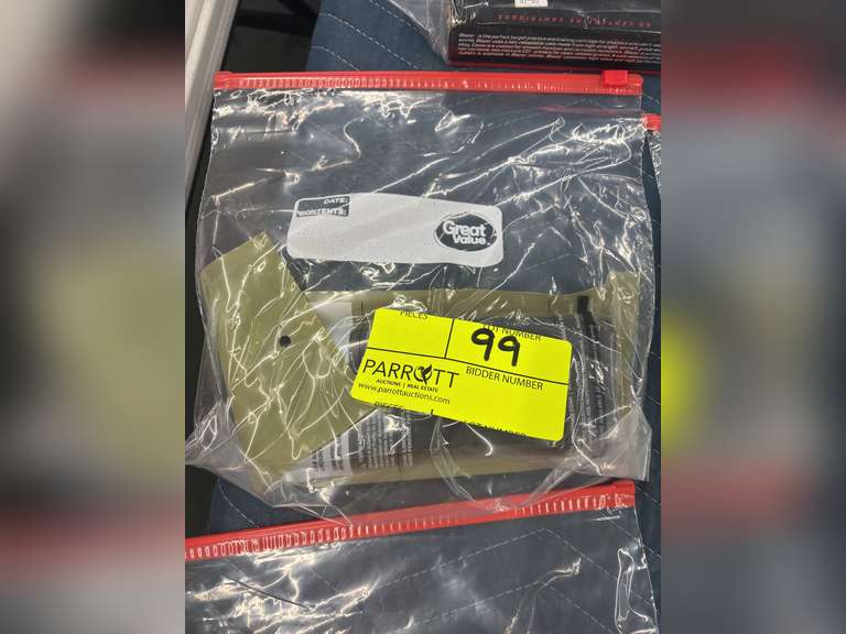(1) Magpul PMAG 30 AR / M4 Rifle Magazines, 5.56x45, 30 Round Capacity (ALL NEW & SEALED)