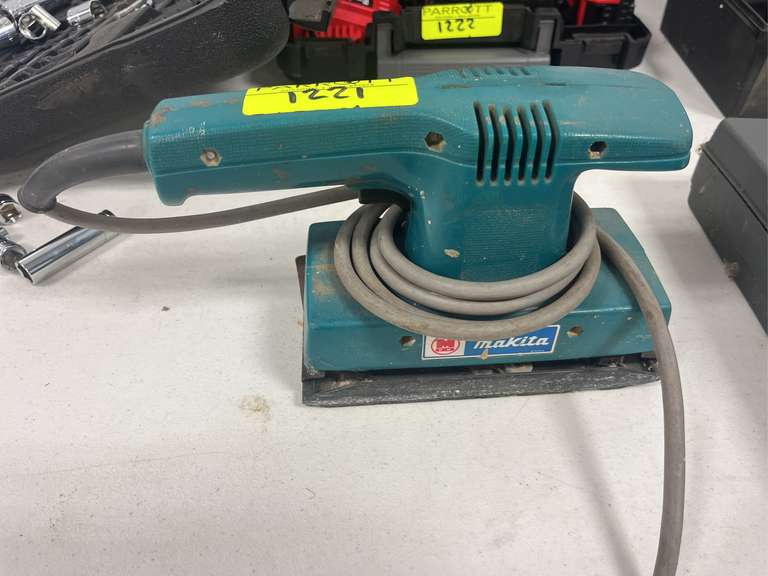 Makita sander