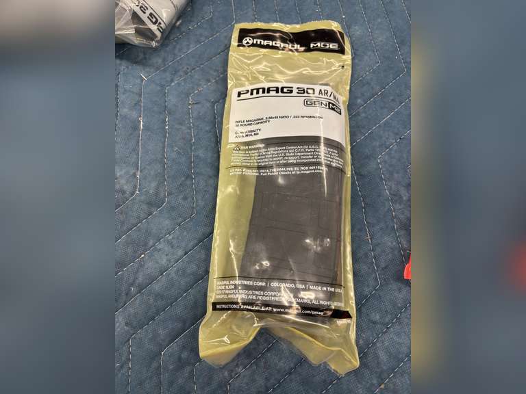 (1) Magpul PMAG 30 AR / M4 Rifle Magazines, 5.56x45, 30 Round Capacity (ALL NEW & SEALED)
