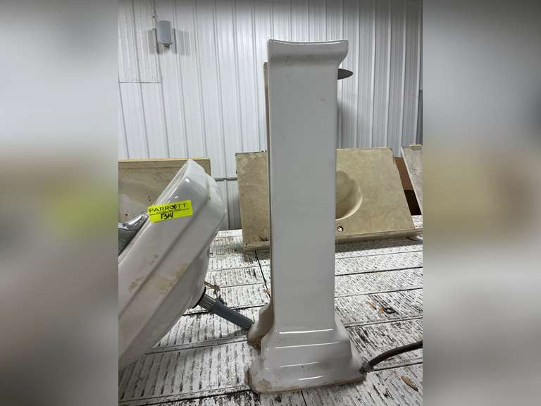 22 inch wide single sink top with stand