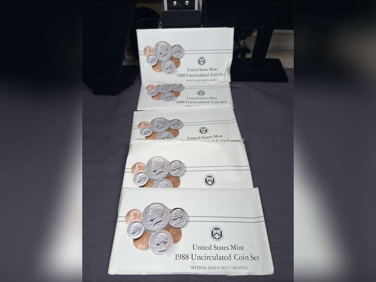 5 Modern United States Mint Uncirculated Coin sets
