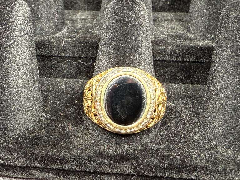 10K Gold Onyx Ring, Broken, 4.3 Grams