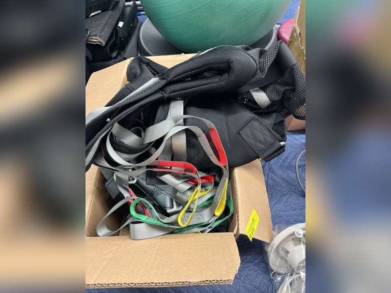 Box of harnesses and other suspension pieces