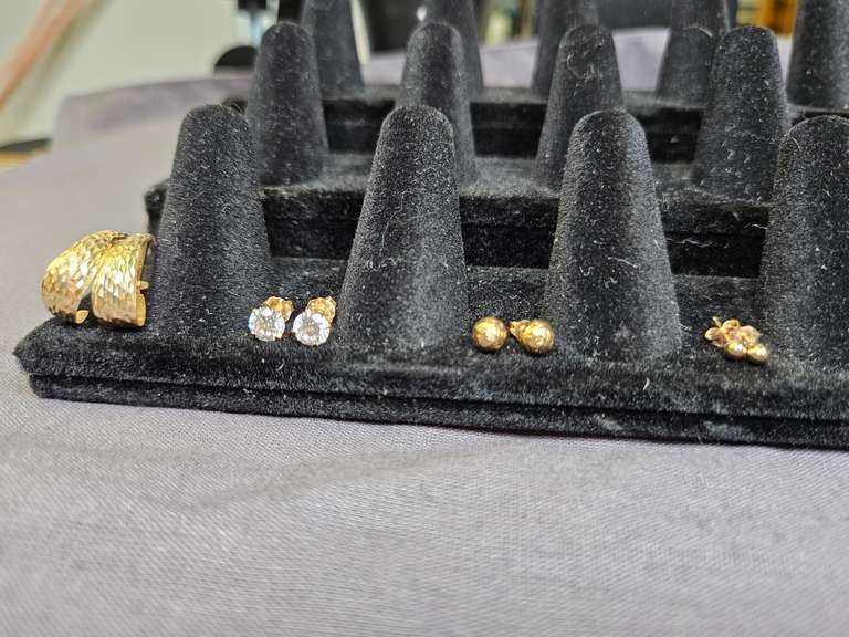 4 Pairs of Earrings, some marked 14K Gold, 2 Grams