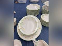 Noritake Ivory China "Reverie" Pattern (Pattern 7191) Set