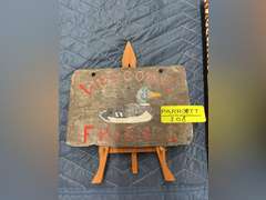 Welcome stone sign with 2 pocket knives