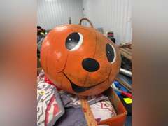 Box of miscellaneous (quilt, flags, pumpkin decor, and more)