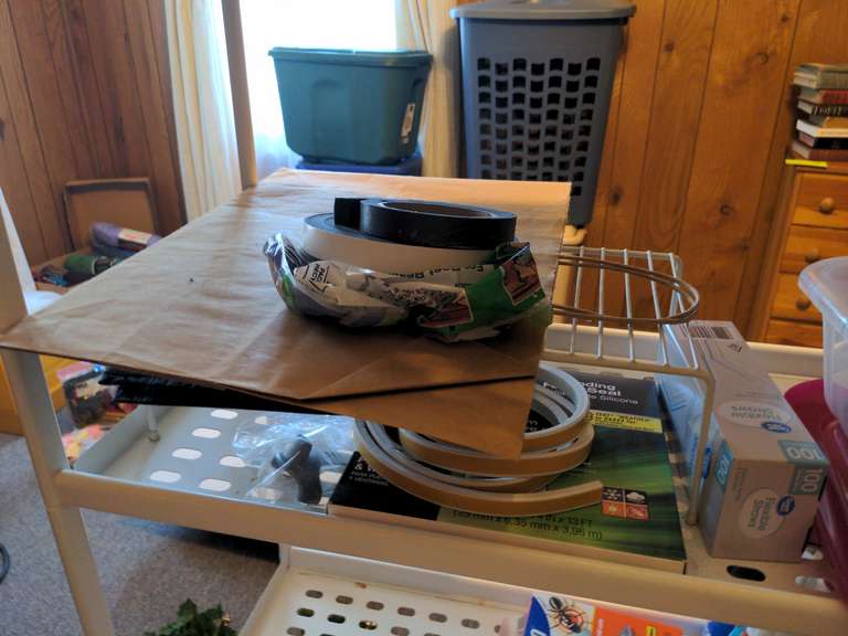 Contents of shelf tier (shelf not included)