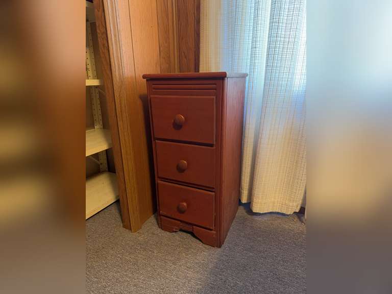 Three-drawer nightstand