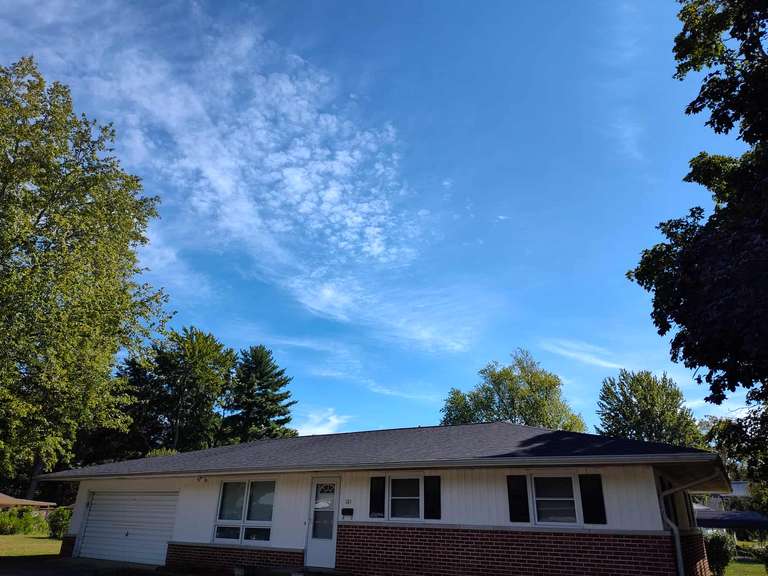 * SOLD * - 624 S East Olney, IL 62450