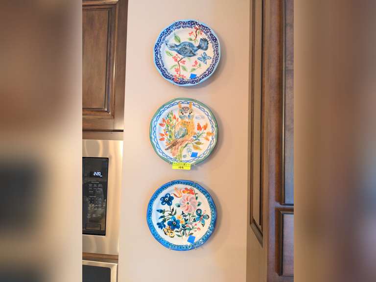 3 decorative plates