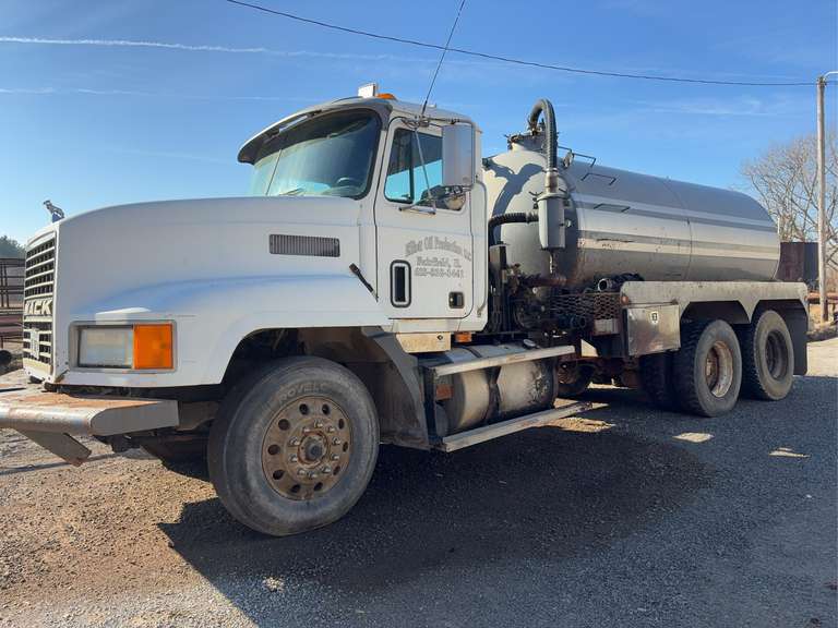 MACK CH600 Vacuum Tank Truck, Running Order, All Tires Hold Air, Overall Decent Condition for Age, 7