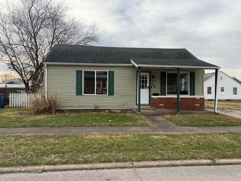 * SOLD * - 704 Dubois, Lawrenceville, IL
