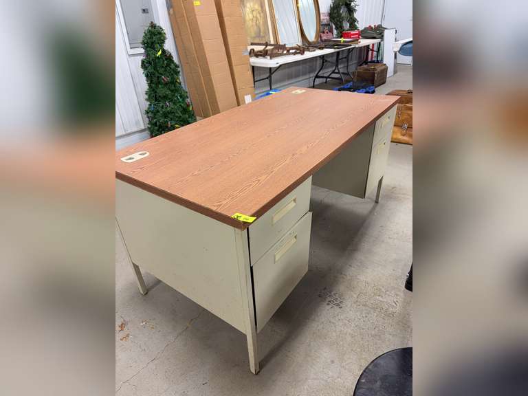 Large Kneehole Desk with drawers