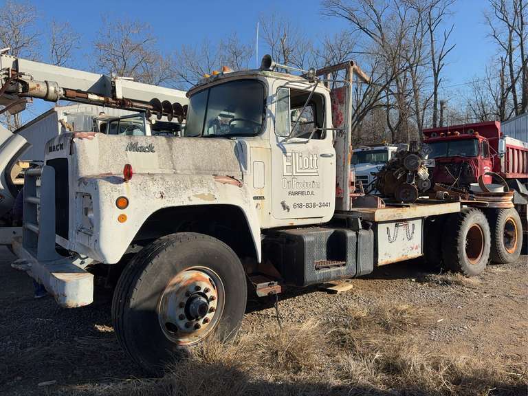 MACK R-600 with 5th Wheel & Appleton Winch, Title Issues (NO TITLE WILL ...