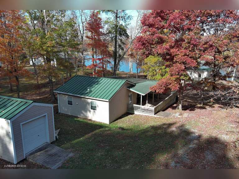 * NEW LISTING * - 7290 Highland Drive, Mount Carmel, IL 62863  