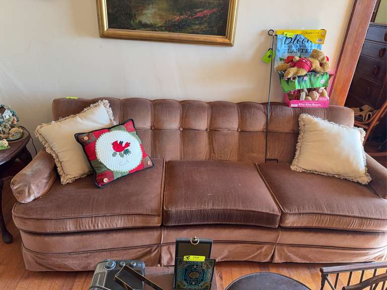 Couch w/pillows