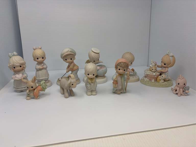 Lot of 11 Precious Moments