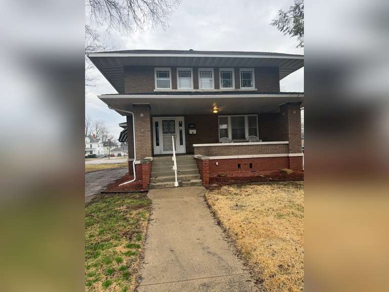 **NEW PRICE** 1008 12th Street Lawrenceville, IL, 62439