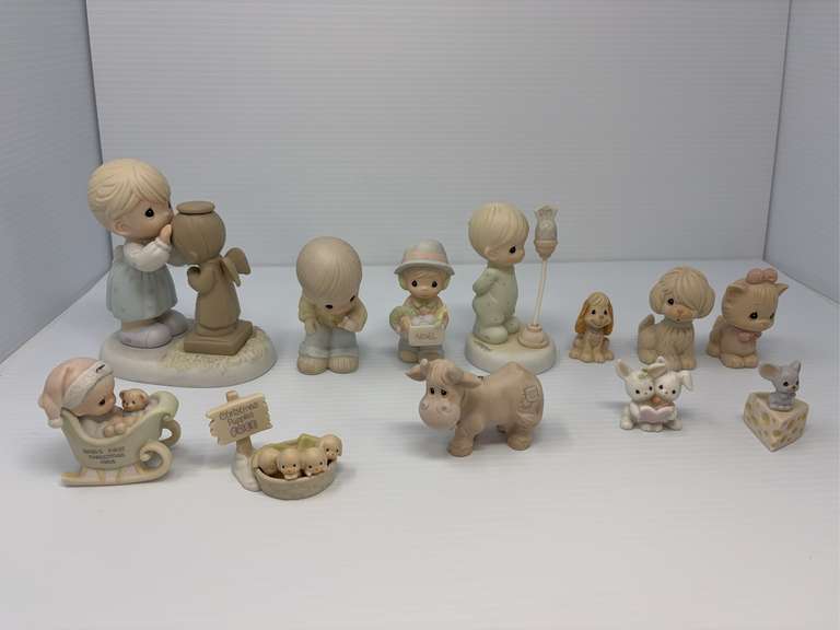 Lot of 12 Precious Moments