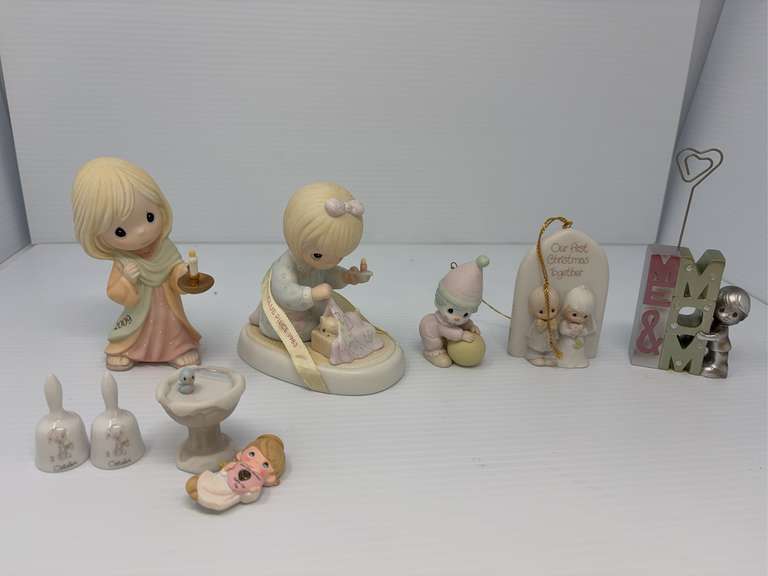 Lot of 3 Precious Moments figures and other Precious Moments decor