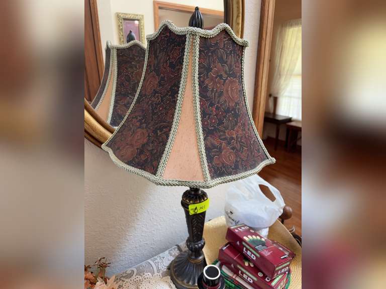 Accent table lamp