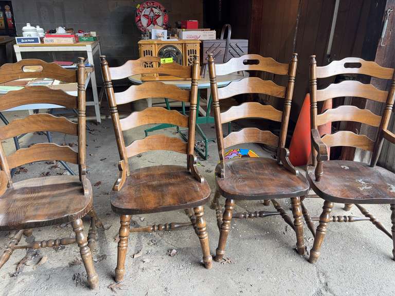 4 matching wooden chairs