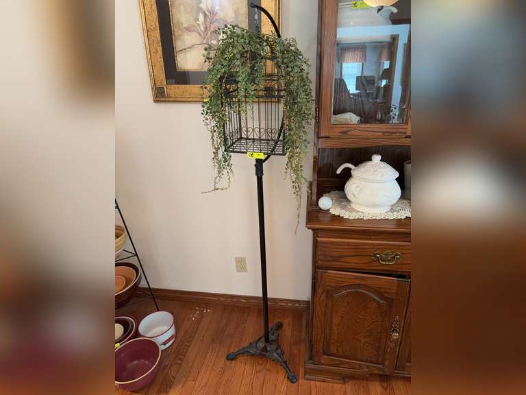 Decorative bird cage