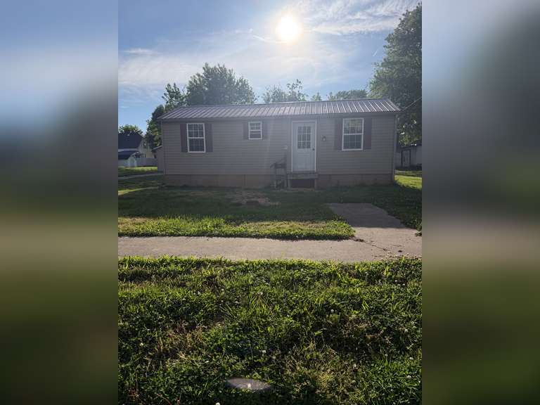 **New Price** 734 Arlington Ave, Bridgeport, IL, 62417