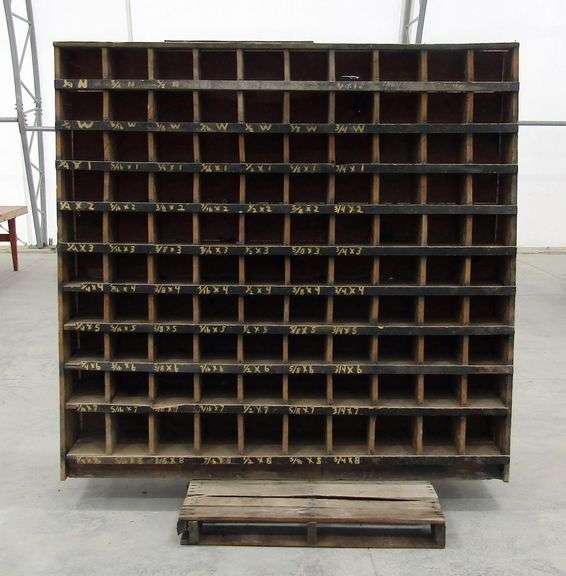 V-215 Bolt Bin Organizer