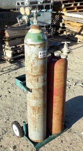 E-858 Oxygen / Acetylene Tanks