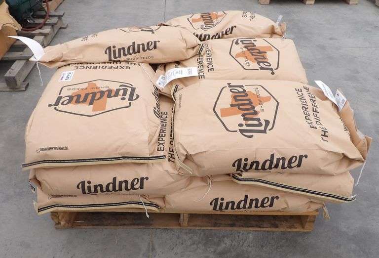 E-449 Linder Pig Show Feed