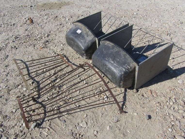 E-1108  Hang-On Feeders