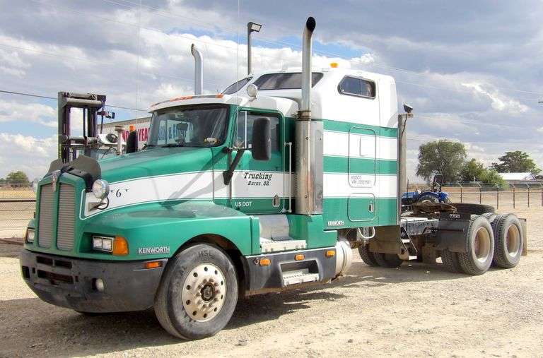 E-388  1990 Kenworth T600 Truck Tractor