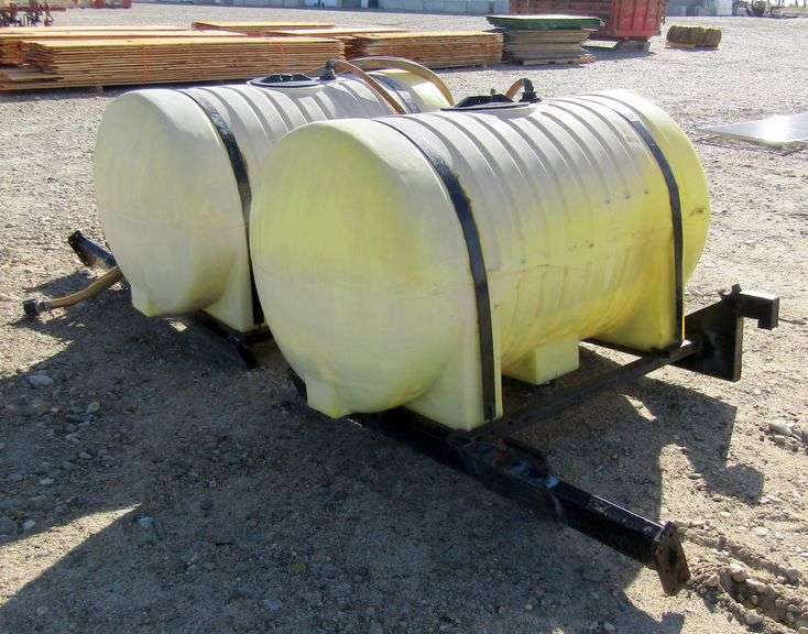 E-1084 Saddle Tanks