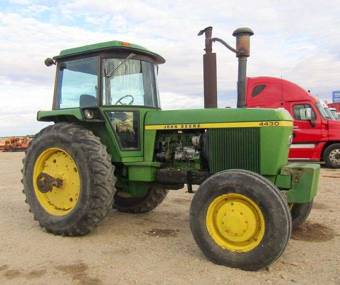 E-679 1976 John Deere 4430 Tractor