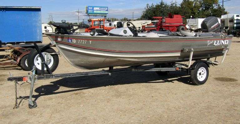 E-659 1992 Lund 16' Boat
