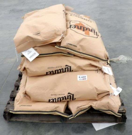 E-448 Linder Pig Show Feed