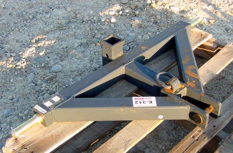 E-312  3-Point Receiver Hitch